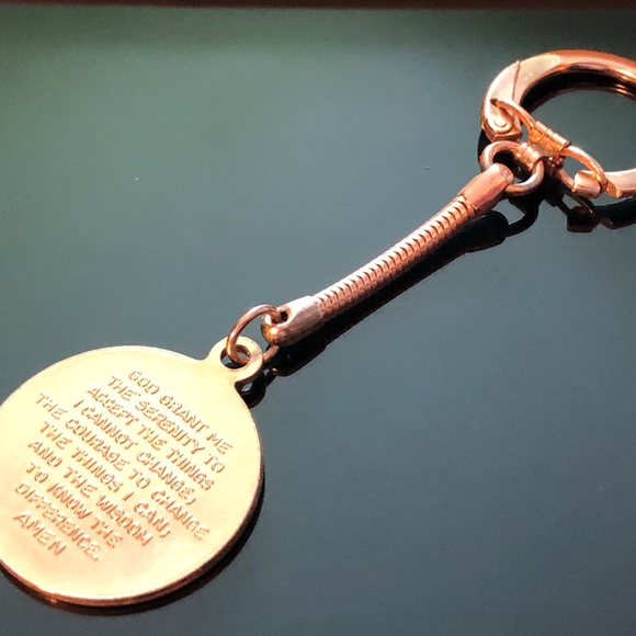 3/$32 VTG 70s Gold Tone/Black Praying Hands Serenity Prayer Religious Key Fob - Picture 5 of 9